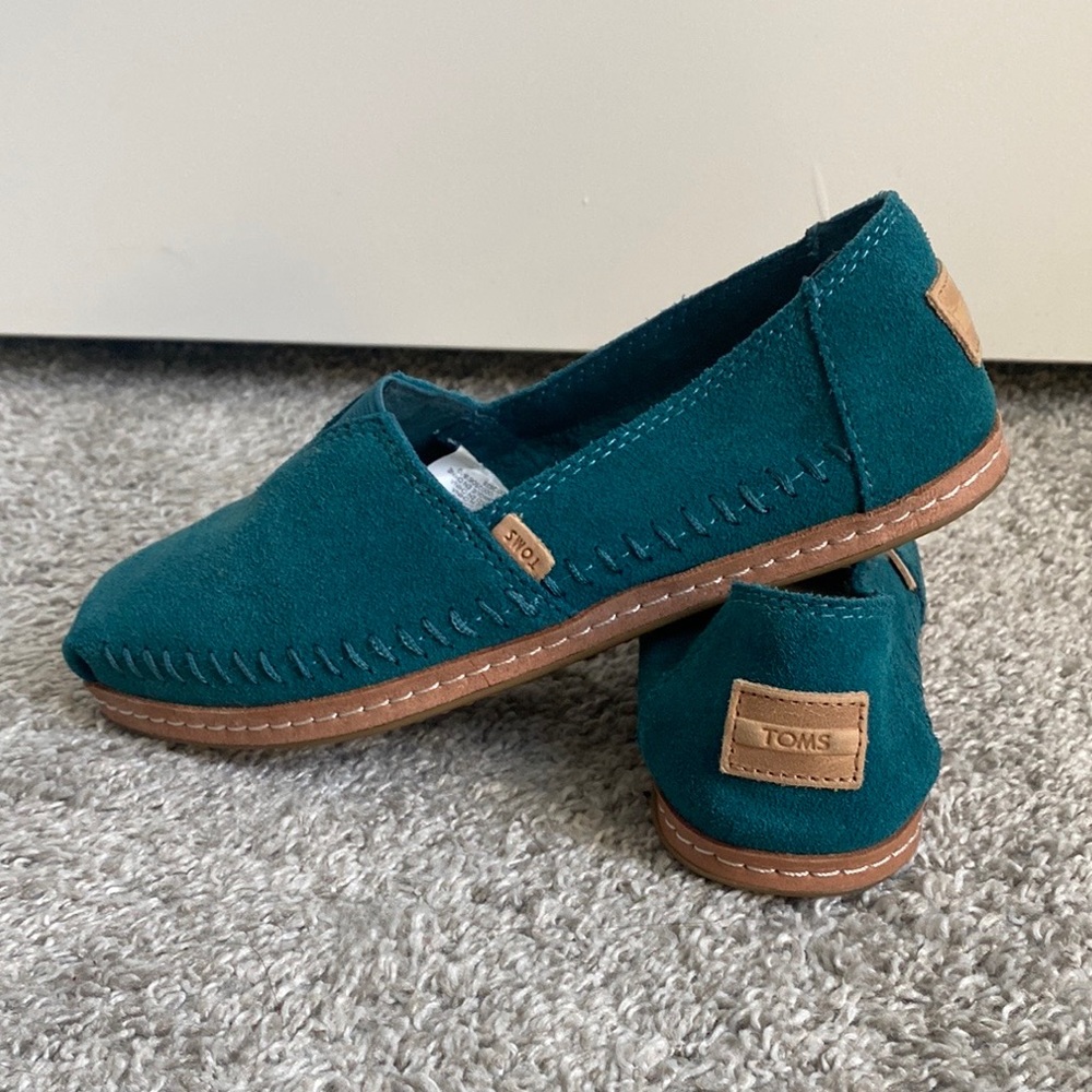 Toms Blue suede flats